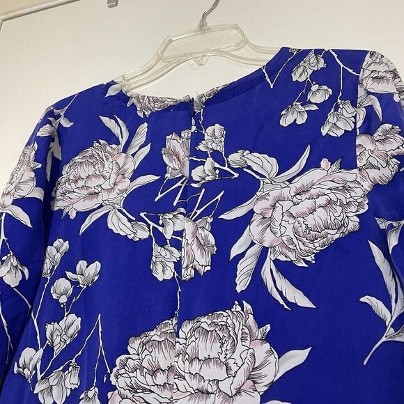 YUMI KIM Silk Blue Floral Vneck Long sleeve Romper size Medium -no belt- - Picture 5 of 5